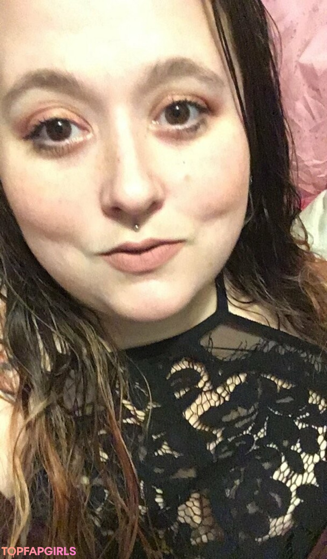 leahloolabelle naked actress pic