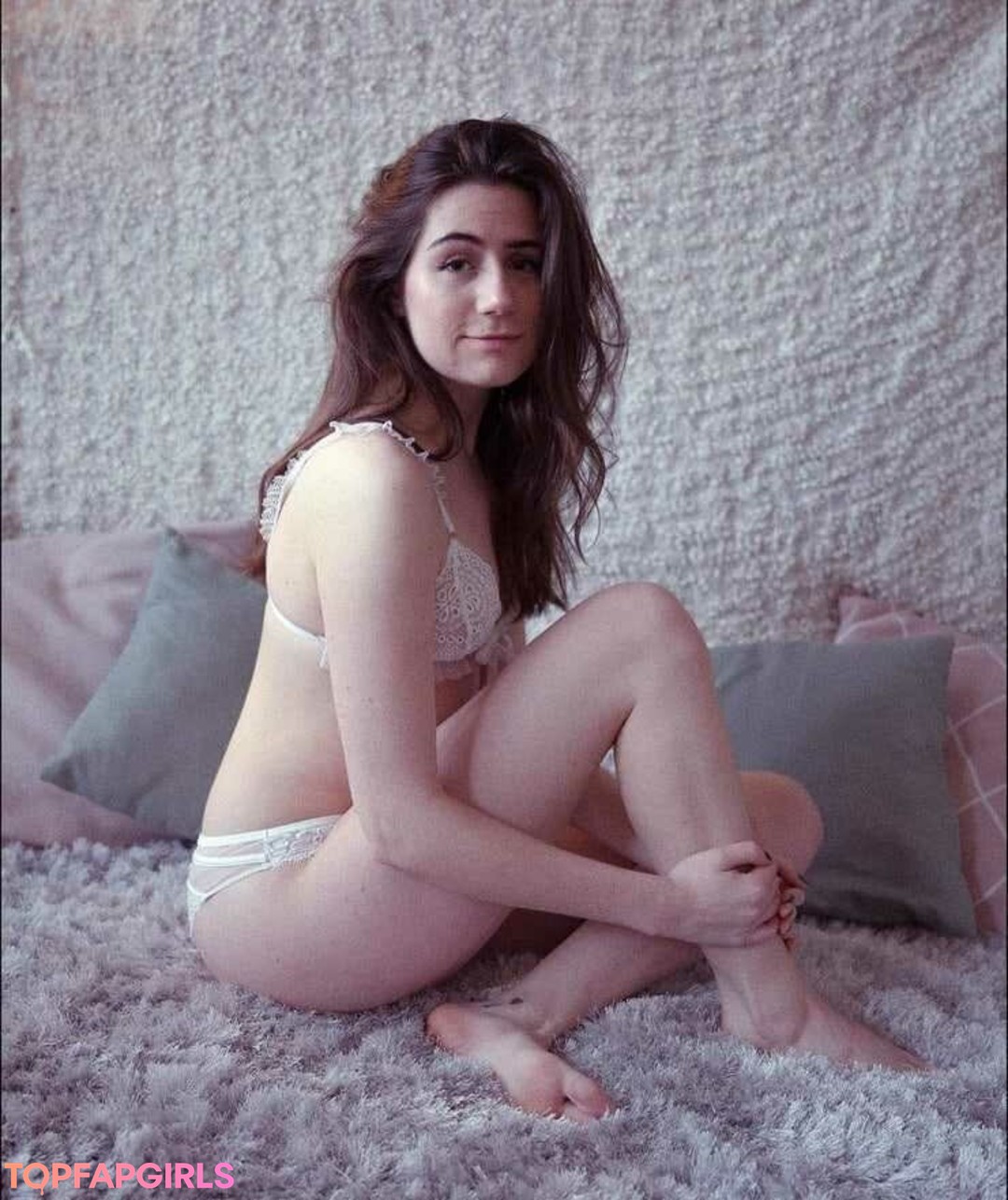 Dodie Clark nude star galleries