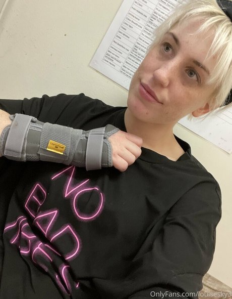 louisesky3 porn star photos