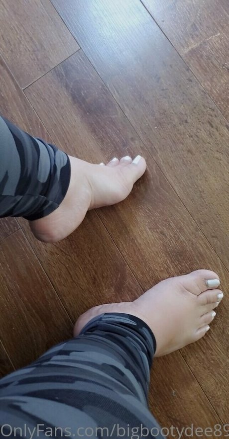 bigbootydee89 pretty actress img