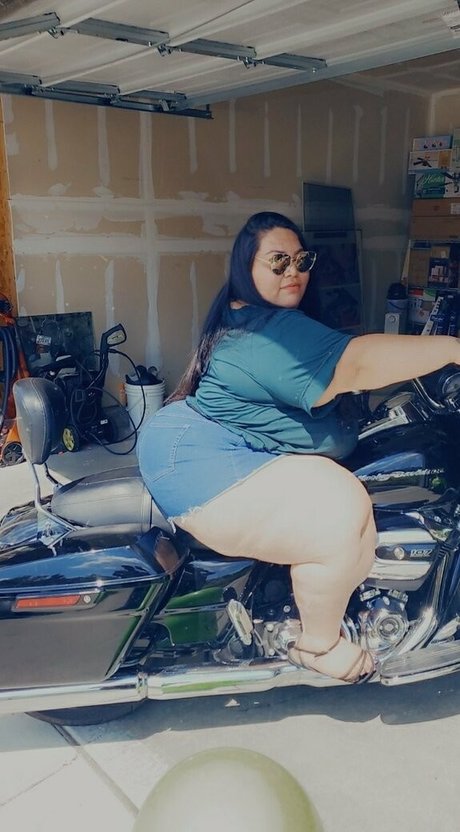 bigbootydee89 model perfect picture