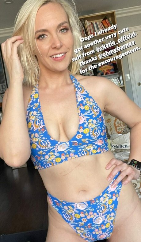 Emma Fyffe model nude images