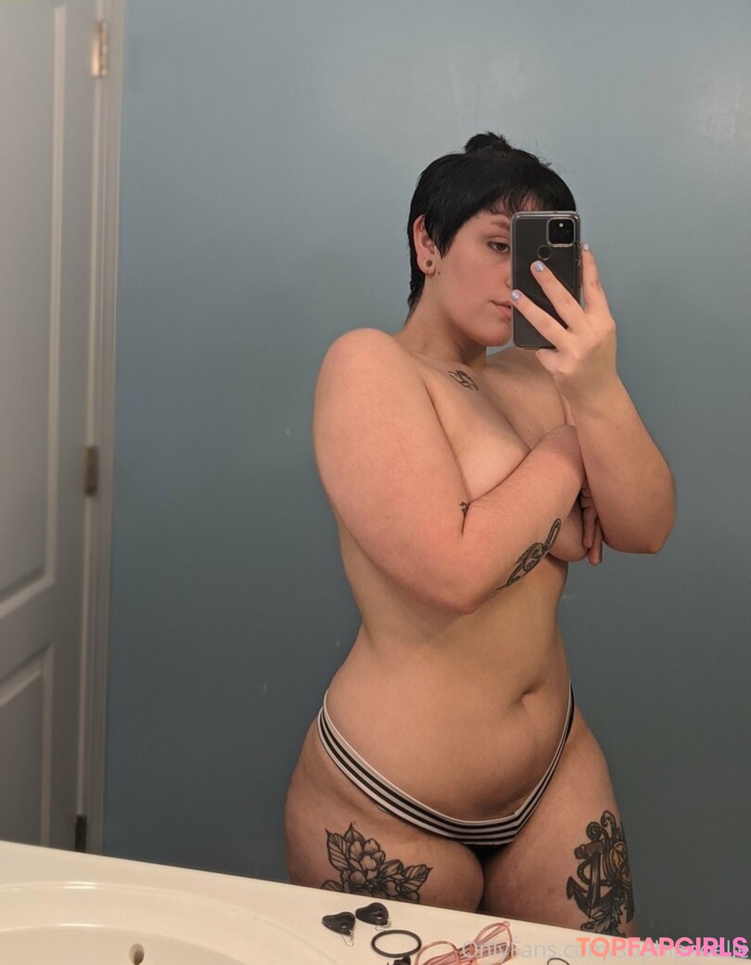 basilbabyy nude model image