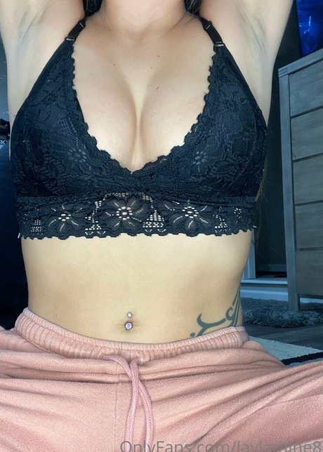 laylaraine8 erotic model archive