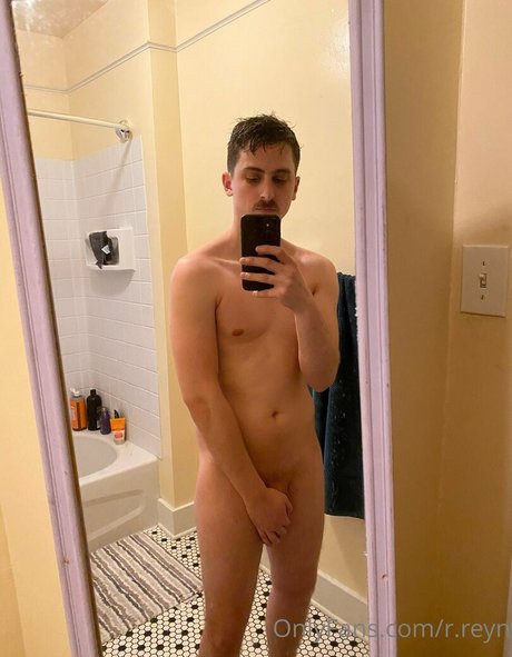 r reyn model beautiful photo