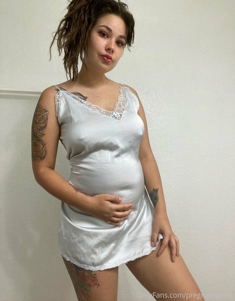 pregnantsnow nudes model img
