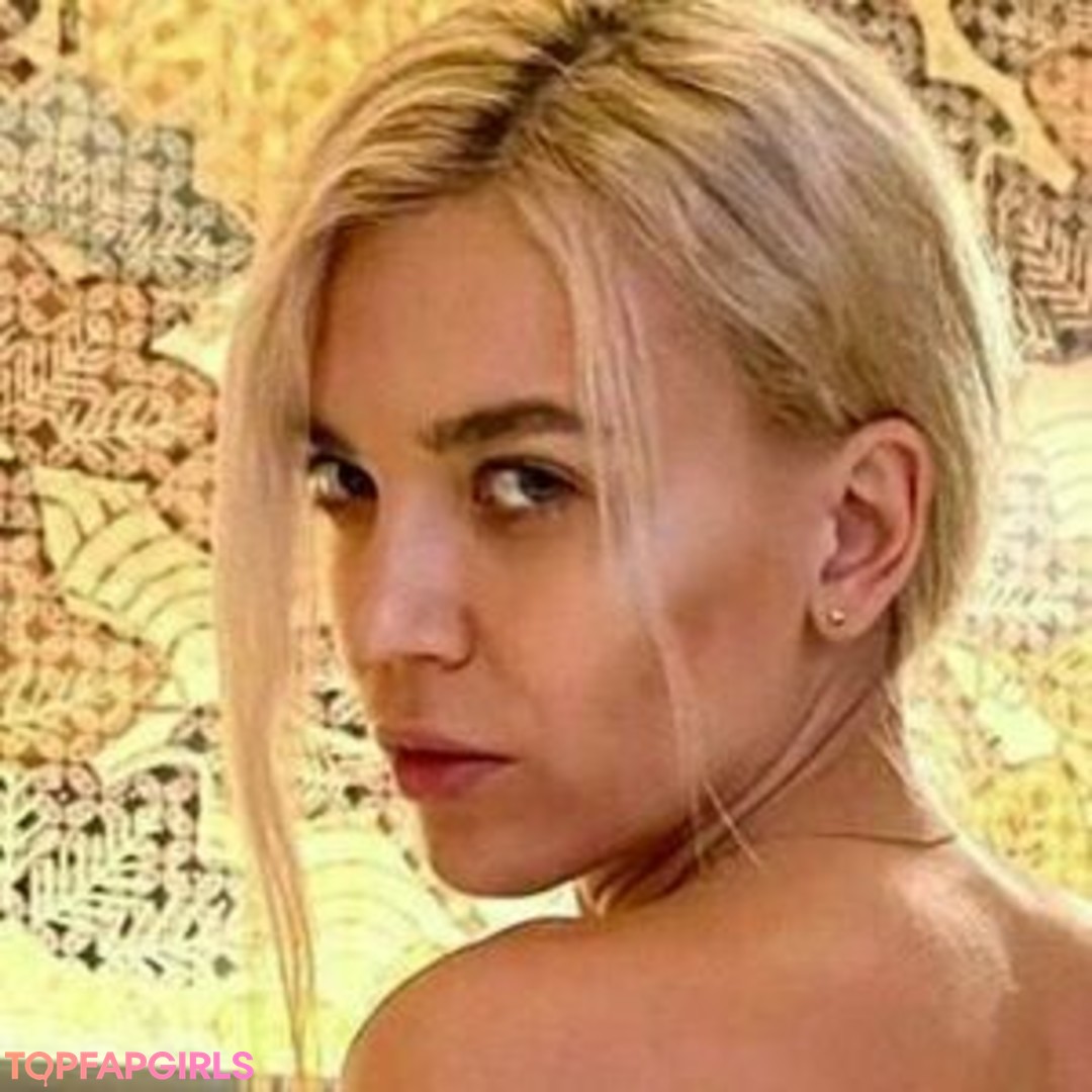 lili sunny naked pornstar pics