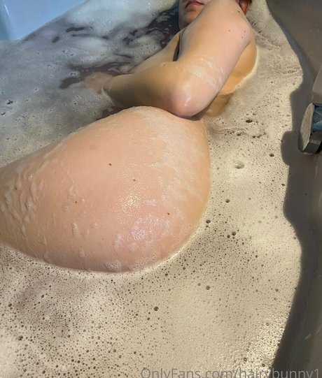 hairybunny1 naked pornstar galleries