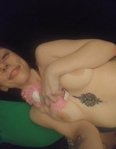 kittenclickbait free model pic