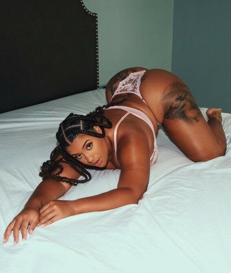 raquelsavage nice model photo