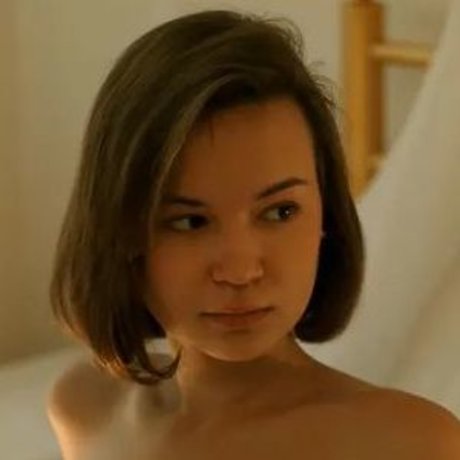 Aagrus model naked img