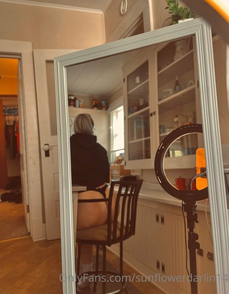 sunflowerdarlin14 model nude photo