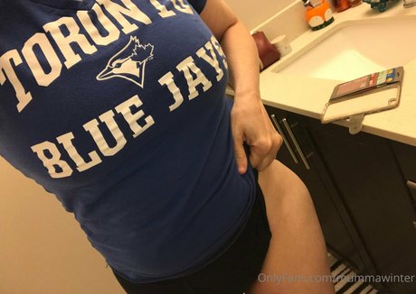 mummawinter pornstar sexy pic