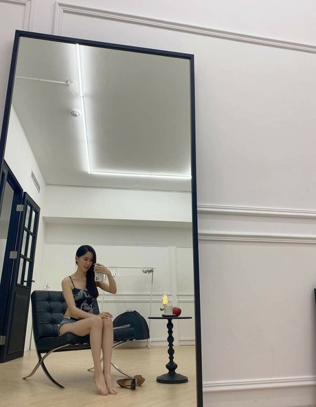 Vanessa Only4567 beautiful model image