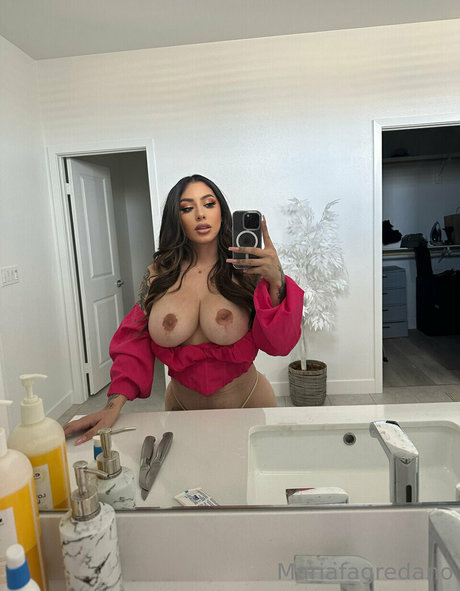 mariafagredano model naked photo