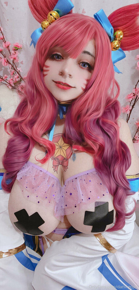 DarlingCute model pornographic pics