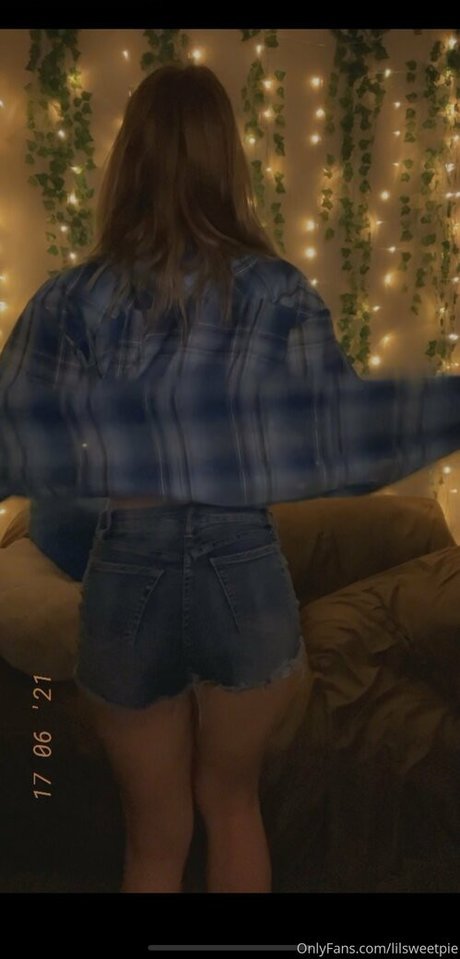 ameliaxy actress pics