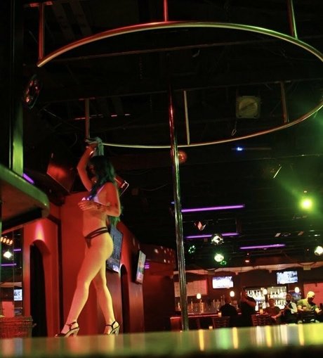 lactating onlyfans hot sexy pic