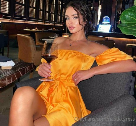 busty teen onlyfans nudes photo