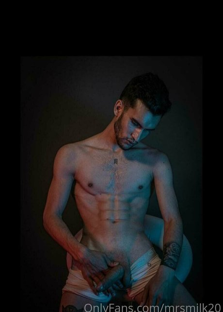 mrsmilk20 top profile image