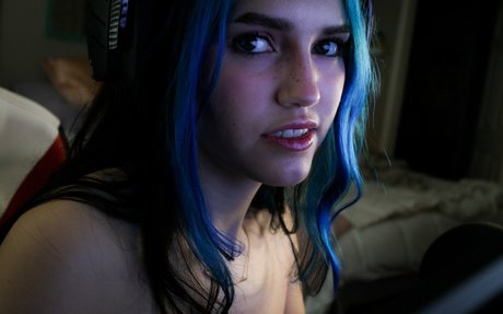 QT Lux pornstar pretty photo