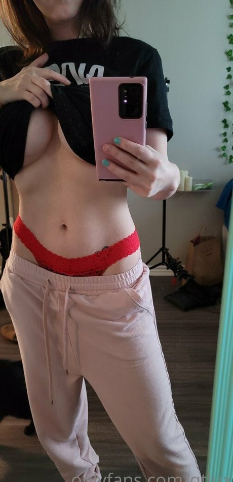 QT Lux high quality model pic