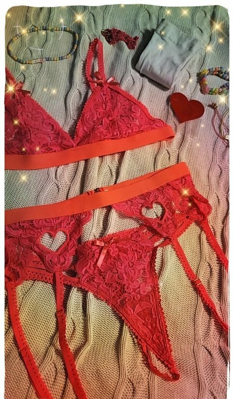 QT Lux pornstar erotic photo