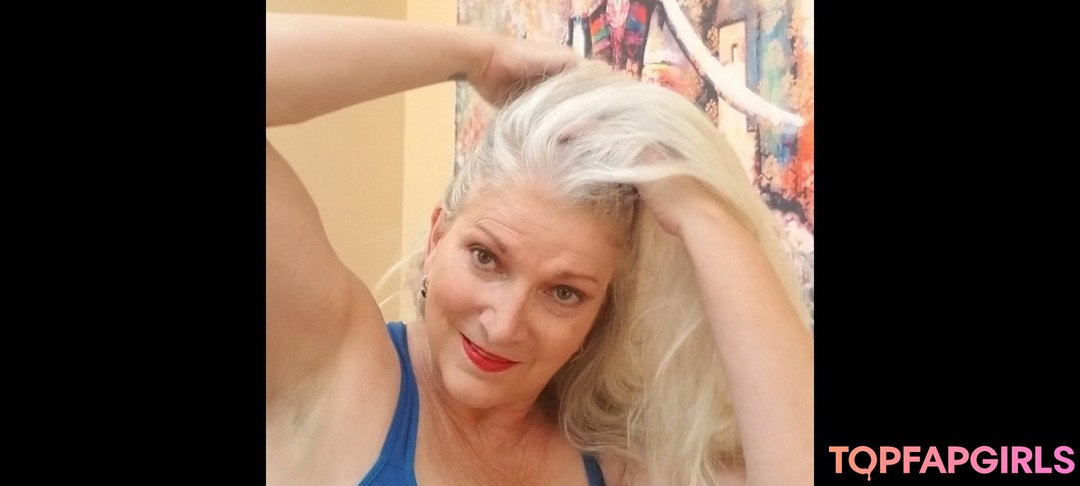 nakedyoganakedyoga model hot photos