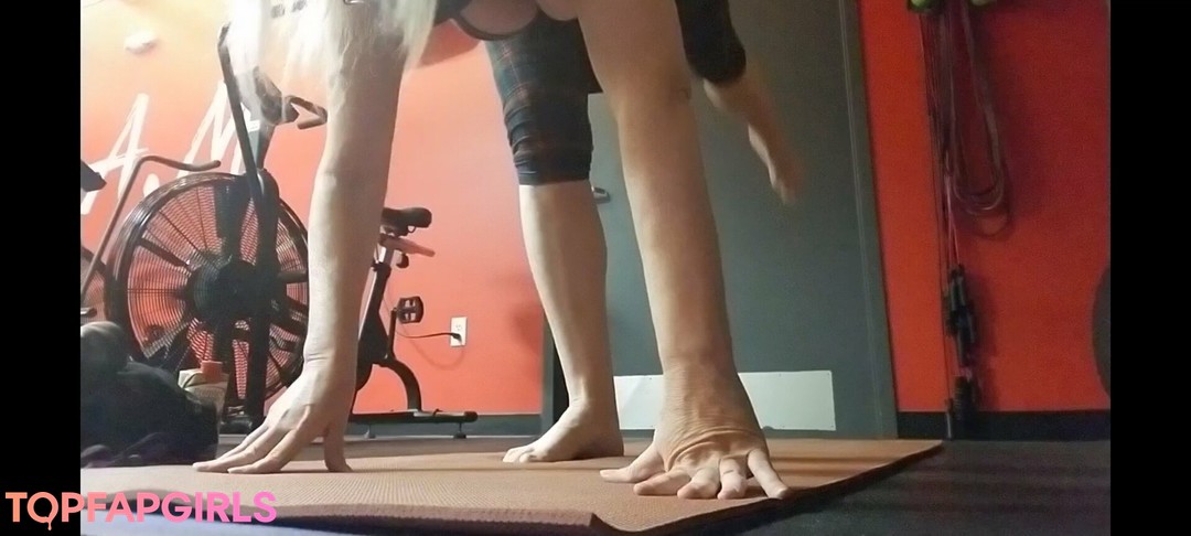 skinny shemale onlyfans naked pic