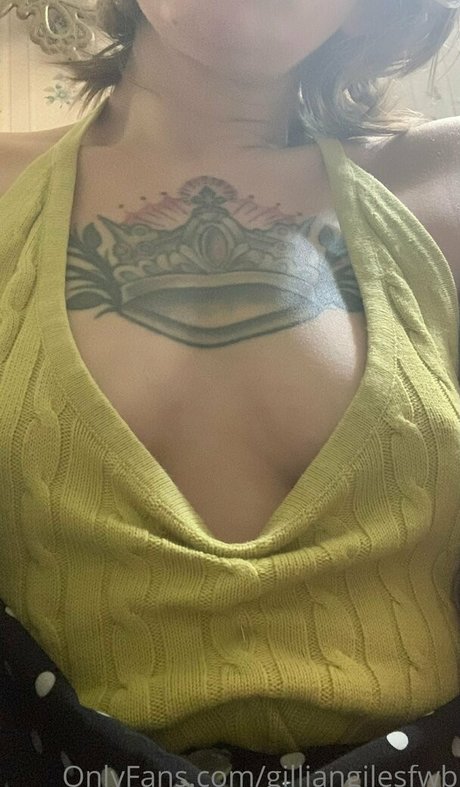 gilliangilesfwb nudes star pics