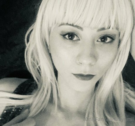 ayumii exclusive actress photo