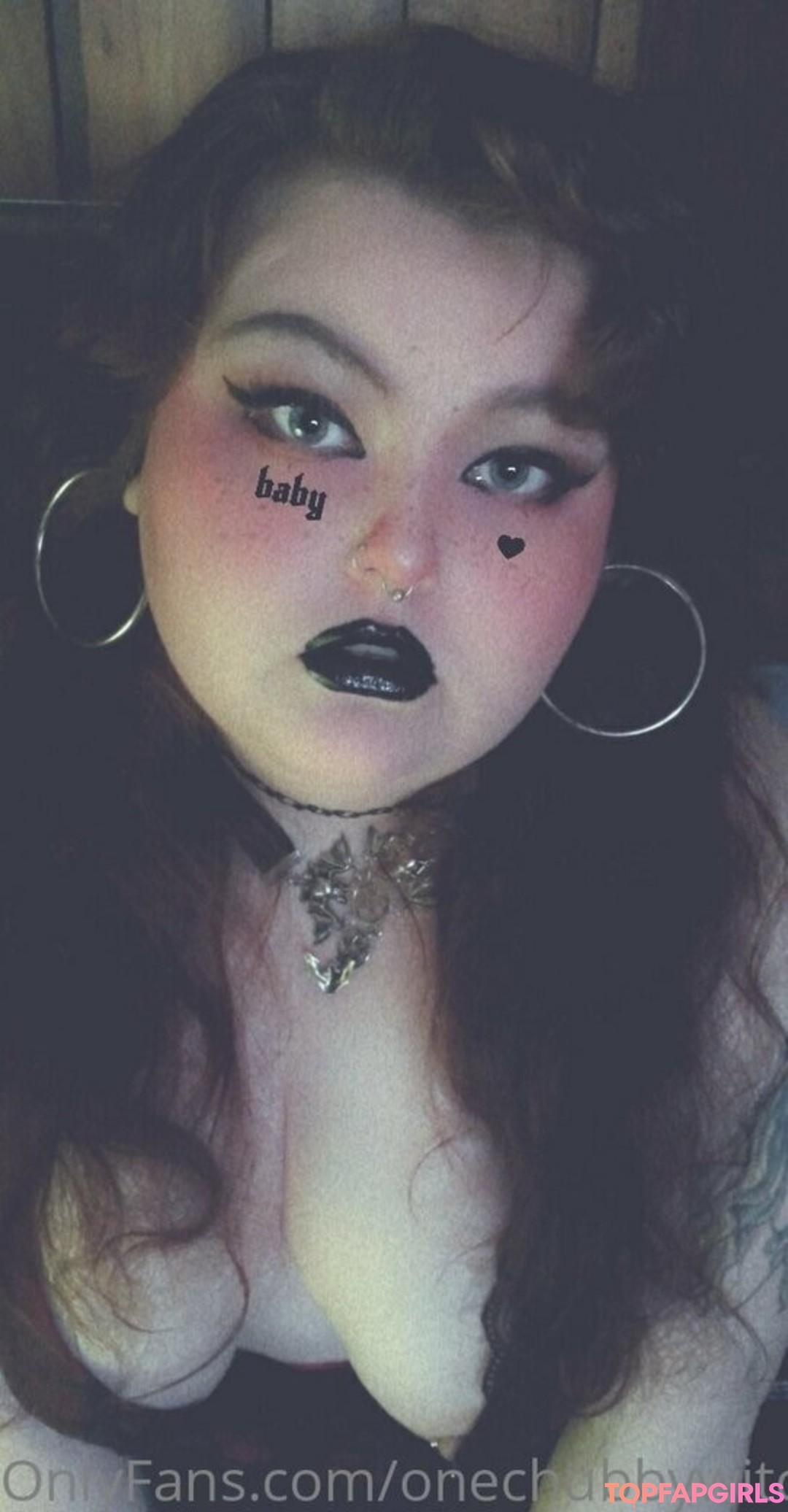 onechubbywitch naked model photo