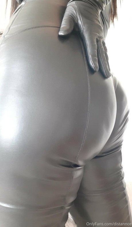 distannce nude model images