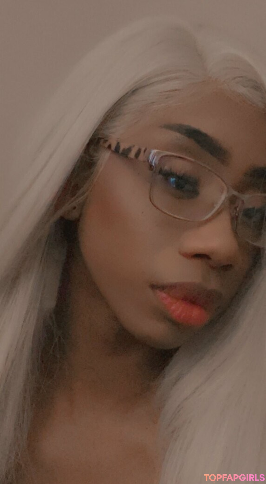 womanflo pornstar top pic
