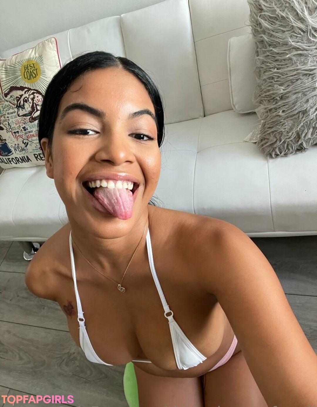 thereal mayafarrell nude star photo