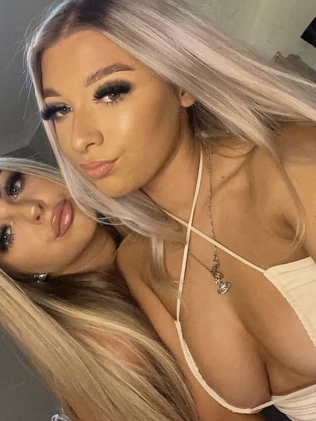 Neve Ellel sexy star picture