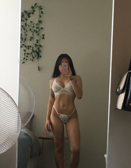 Deathlessley model nude img