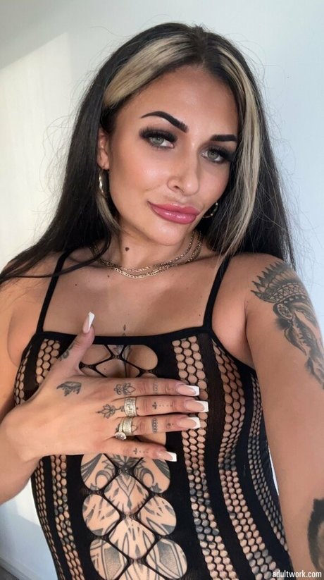 Tyler Jo Walker nude star photos