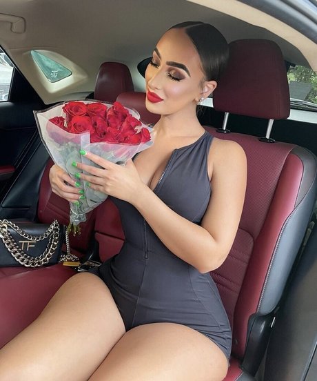 Omaima Benamre model hot photos