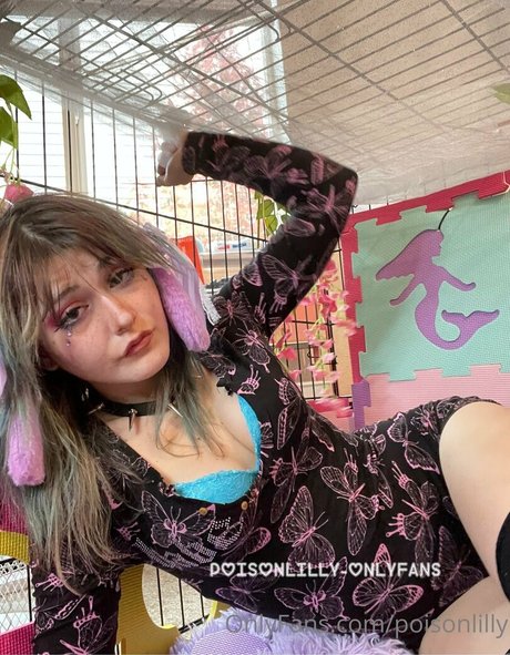 poisonlilly pornstar top picture