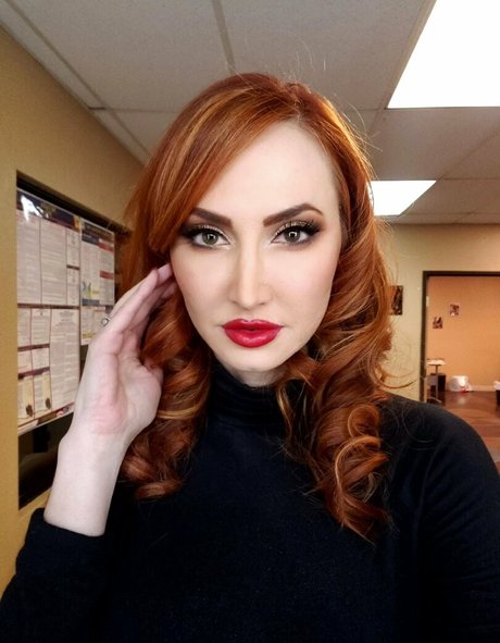 gloryhole wife onlyfans hot naked pic