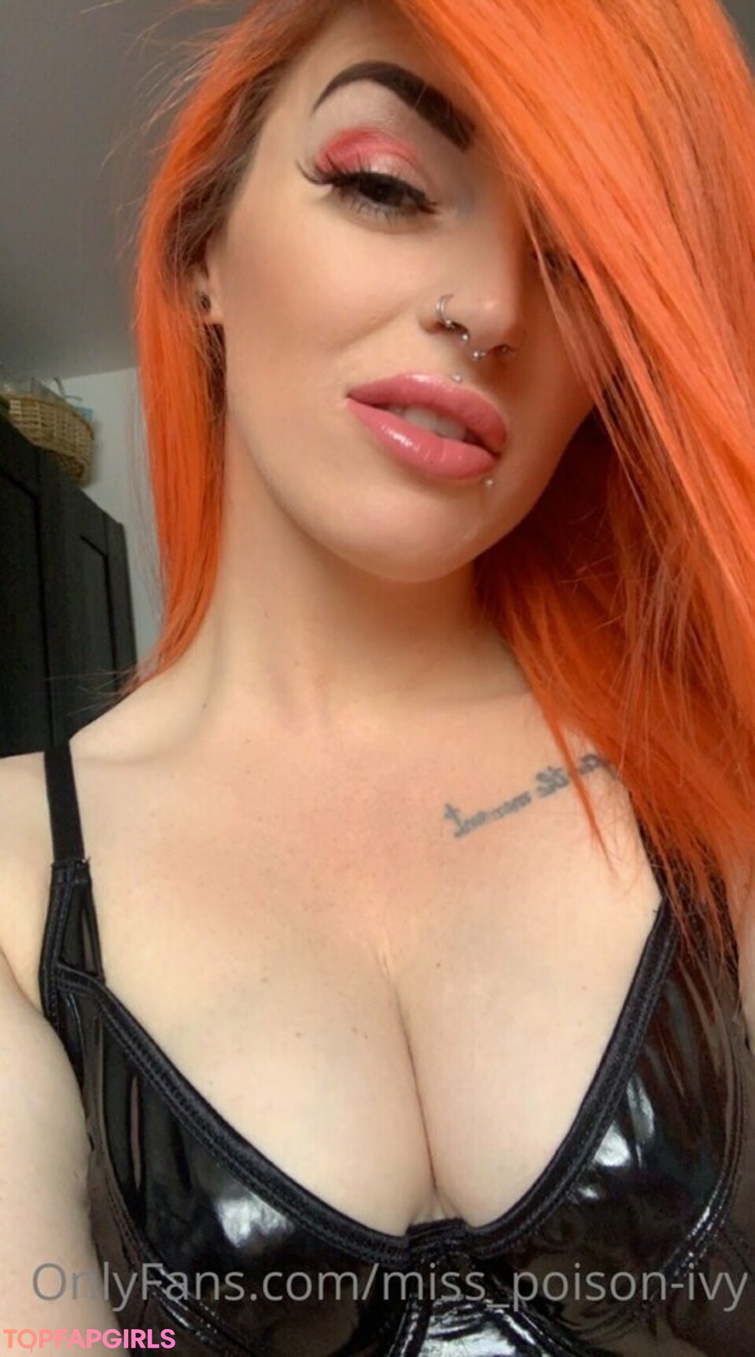 miss poison ivy model nude pic