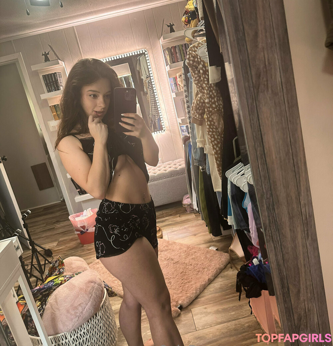 Autumn Summers model free pic