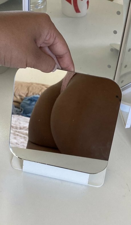 venezuelancream nude model picture