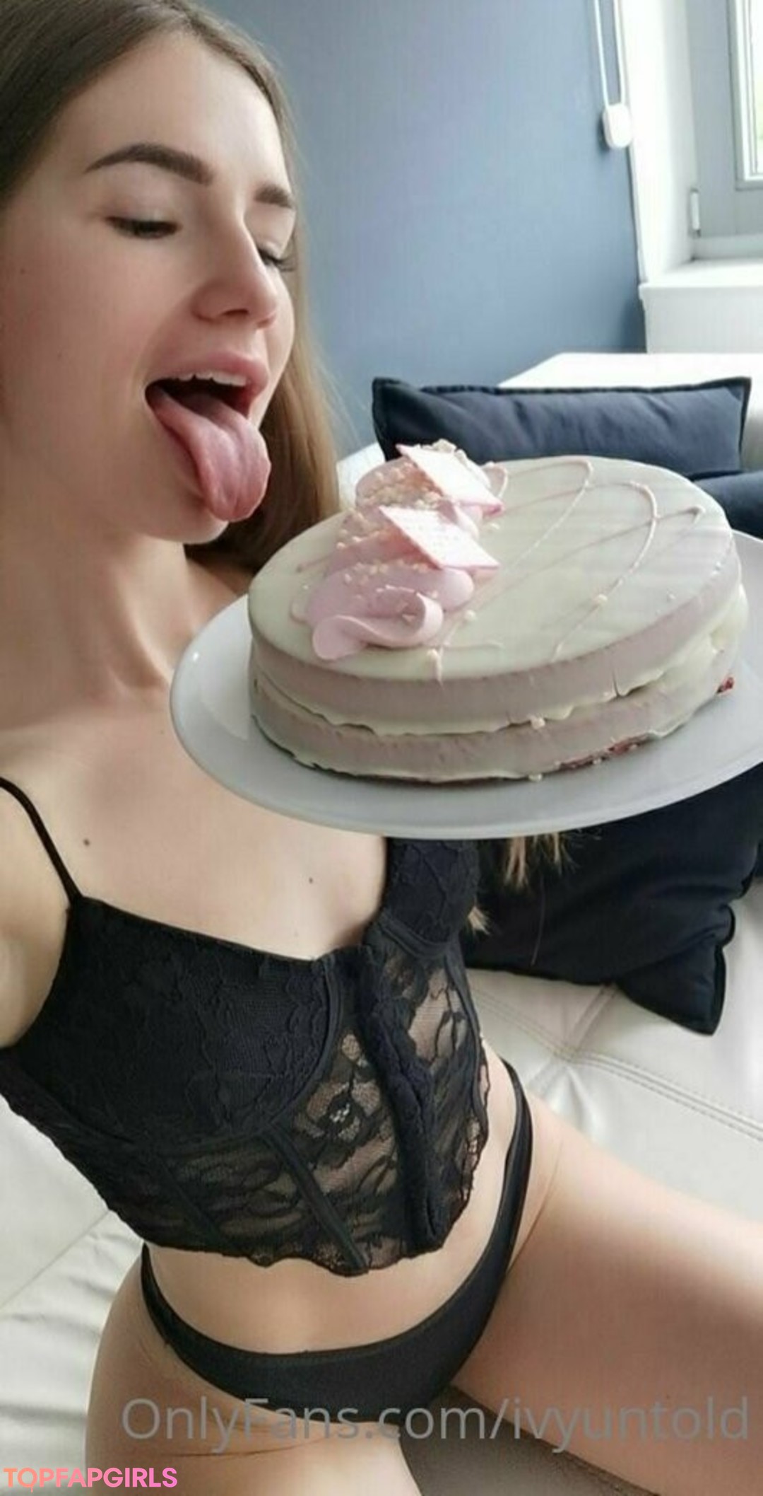 Ivyuntold model pornographic photo