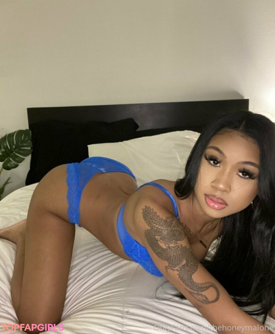 thehoneymalone star nudes photos