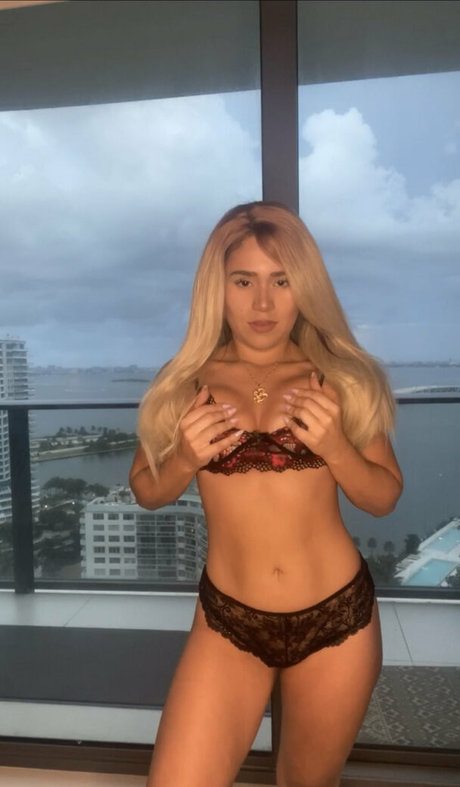 playgirlcarli18 star nice pic