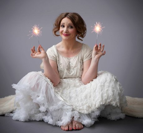 Lucy Porter star beautiful image