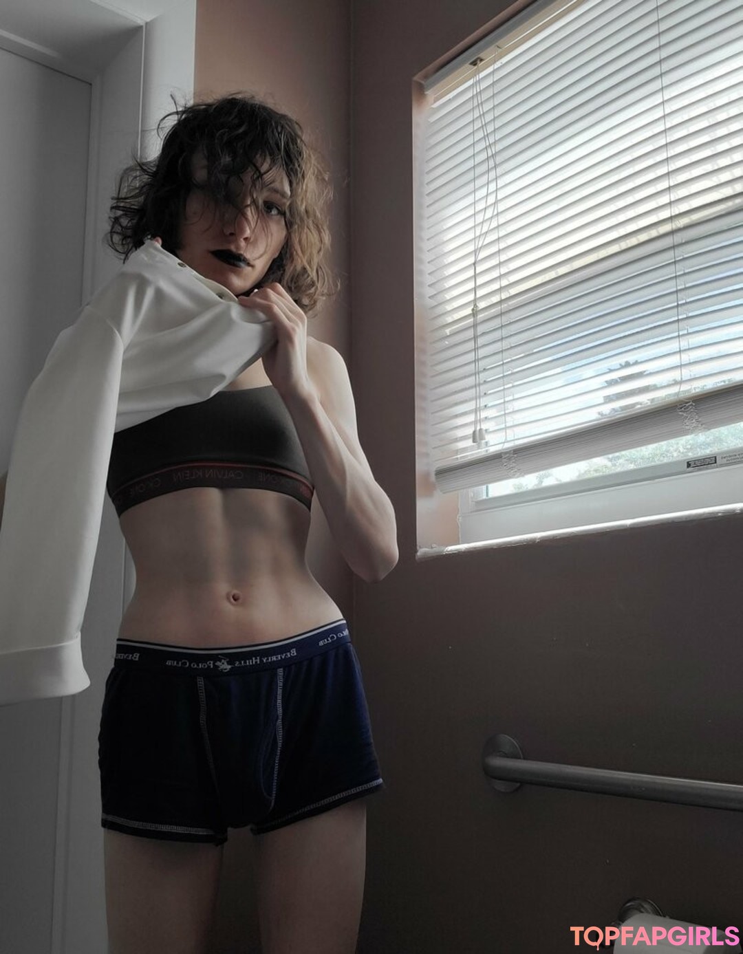 Xaviey erotic actress img