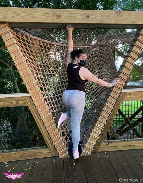 omankovivi porn star photos